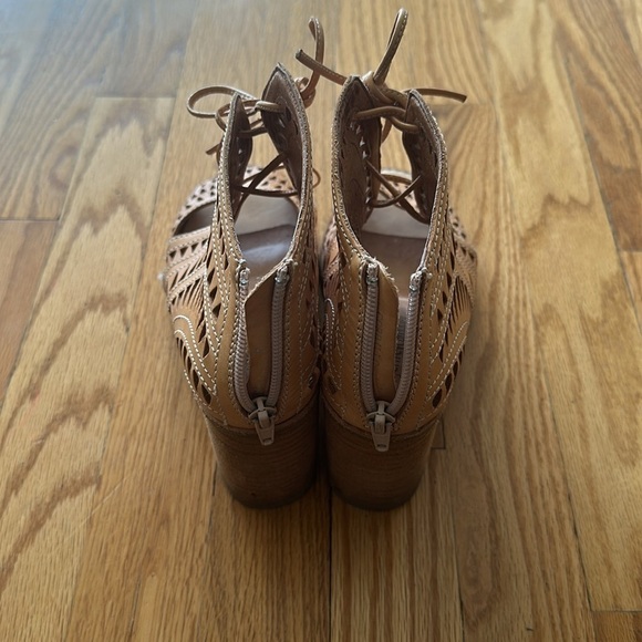 Jeffrey Campbell 7 tan leather open toe heels with cut outs lace up great cond - Picture 3 of 8